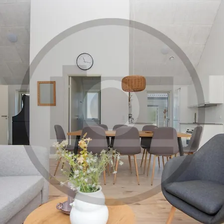 別荘 4 Bedroom In *